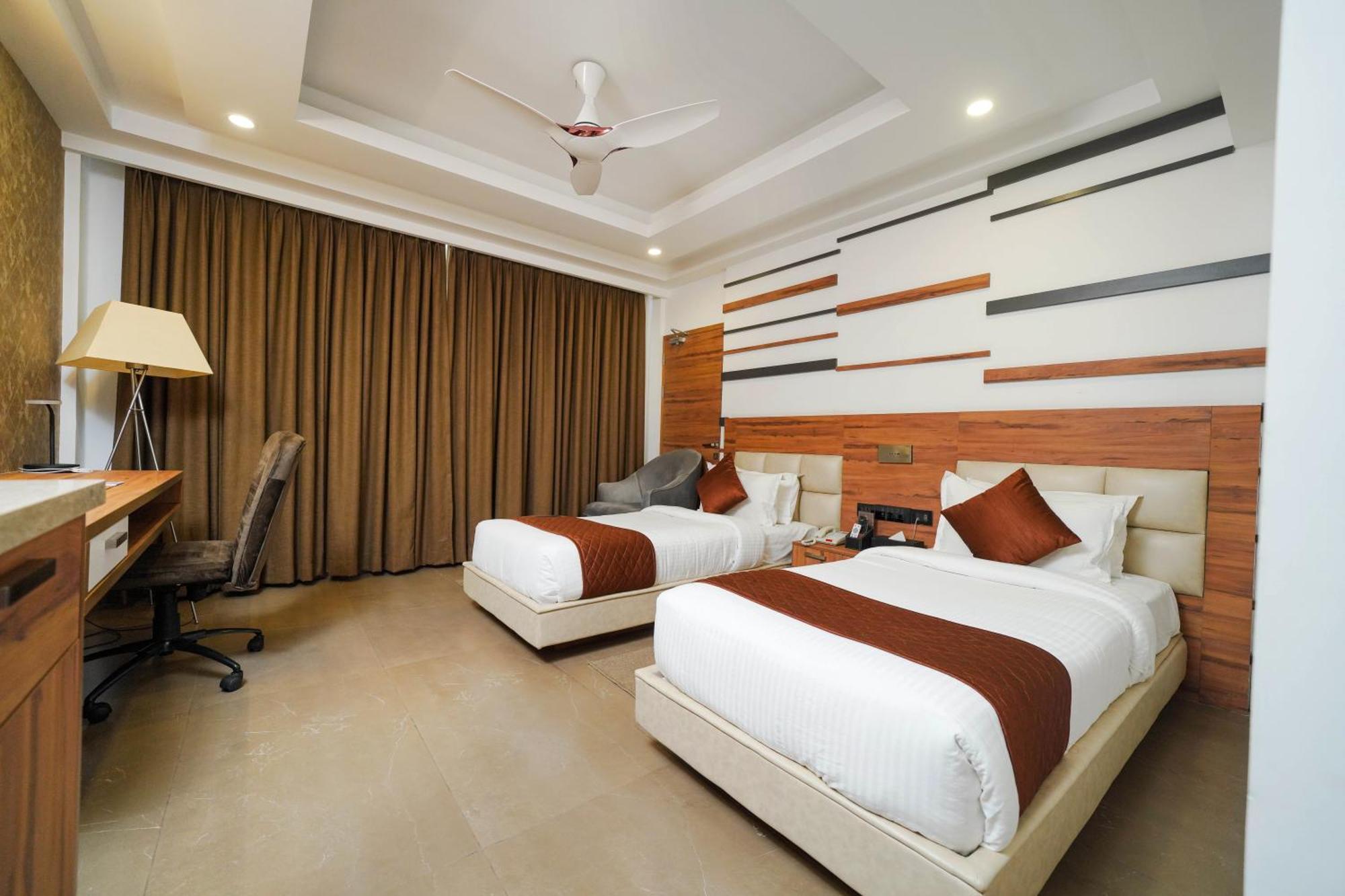 Classic Regency Alappuzha Экстерьер фото